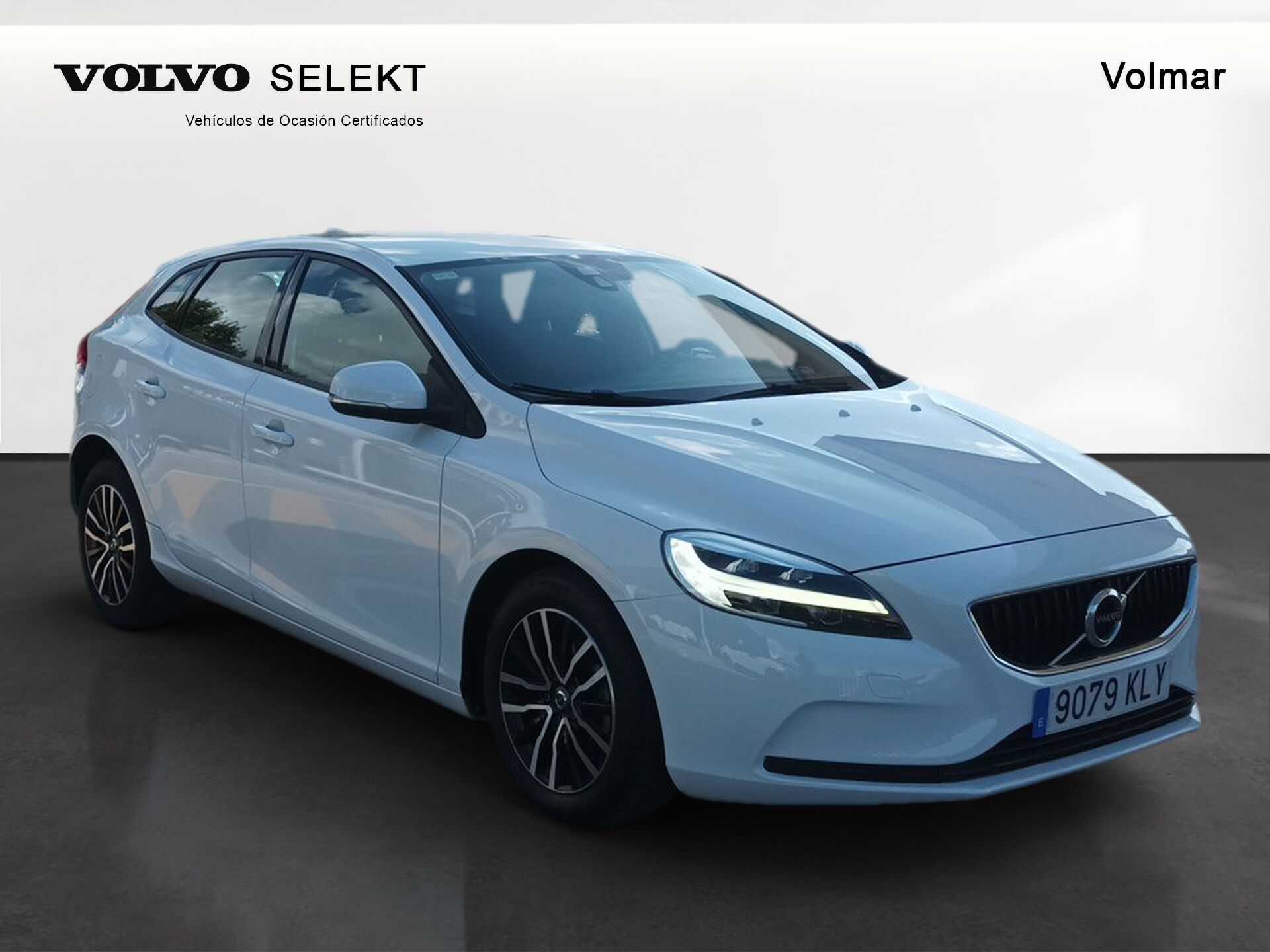 VOLVO V40 (2.0 D2 MOMENTUM 120 5P) en Barcelona