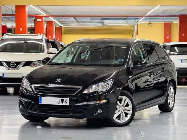 PEUGEOT 308 (PureTech 130 S&S Style 96 kW (130 CV)) en Barcelona