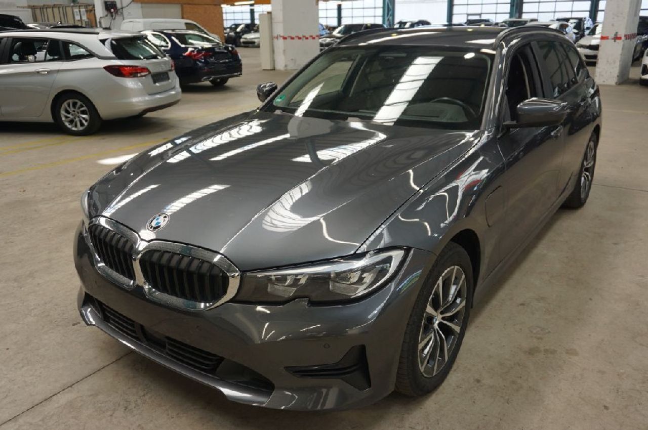 BMW Serie 3 (330e xDrive Touring) en Madrid
