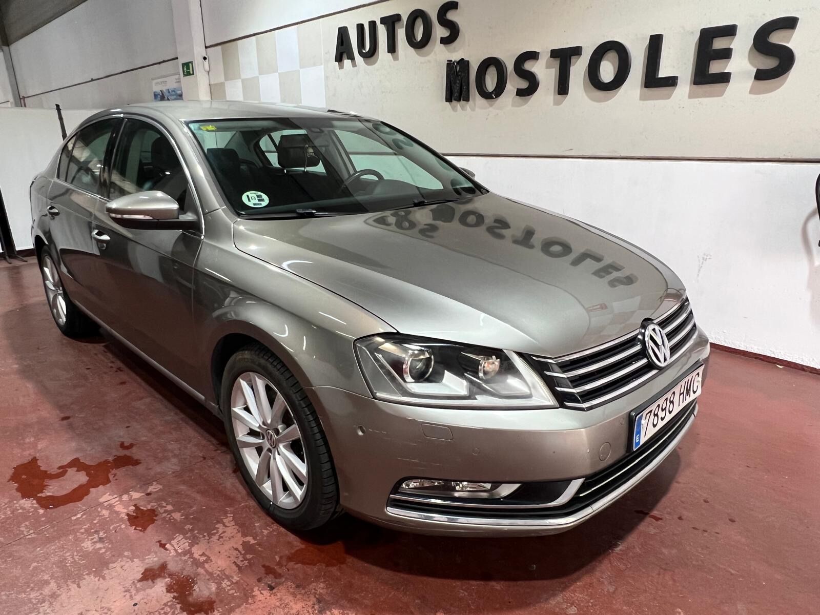 VOLKSWAGEN Passat (2.0TDI Highline BMT DSG) en Madrid