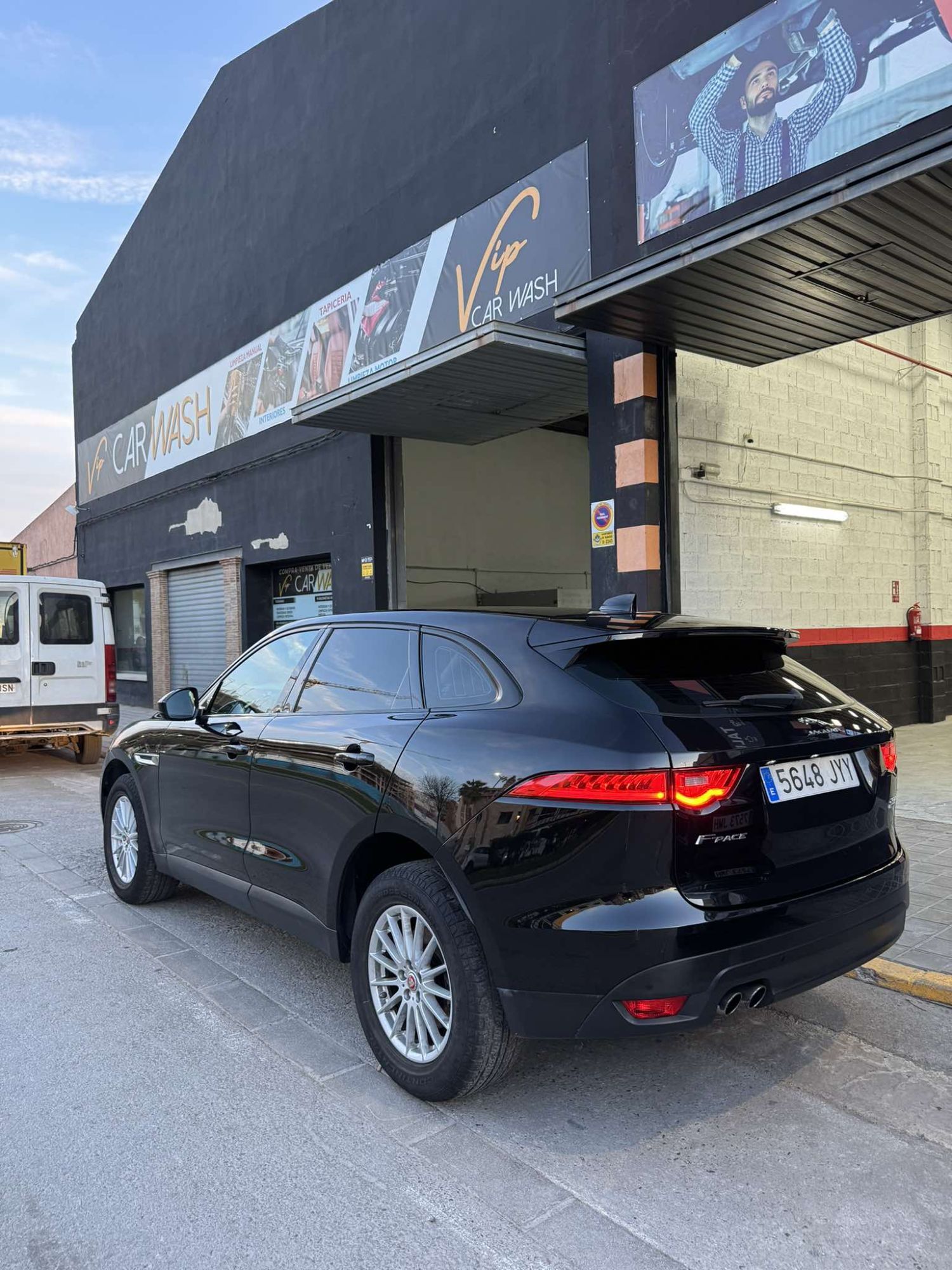 Foto del JAGUAR F-Pace 2.0i4D Prestige Aut. AWD 180