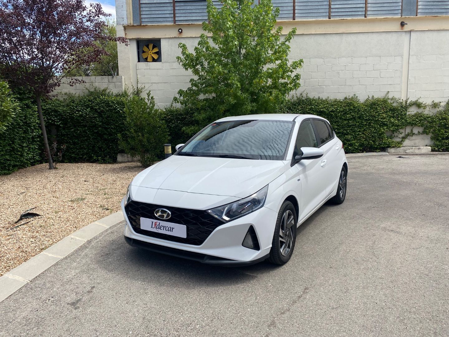 HYUNDAI i20 (1.0 TGDI Essence 48V 100) en Madrid