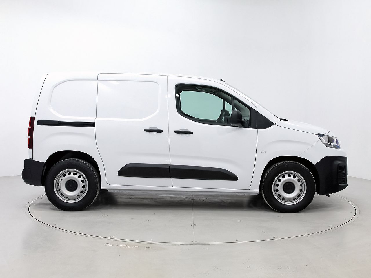 Foto del CITROEN Berlingo ë- 50kWh Talla M Shine