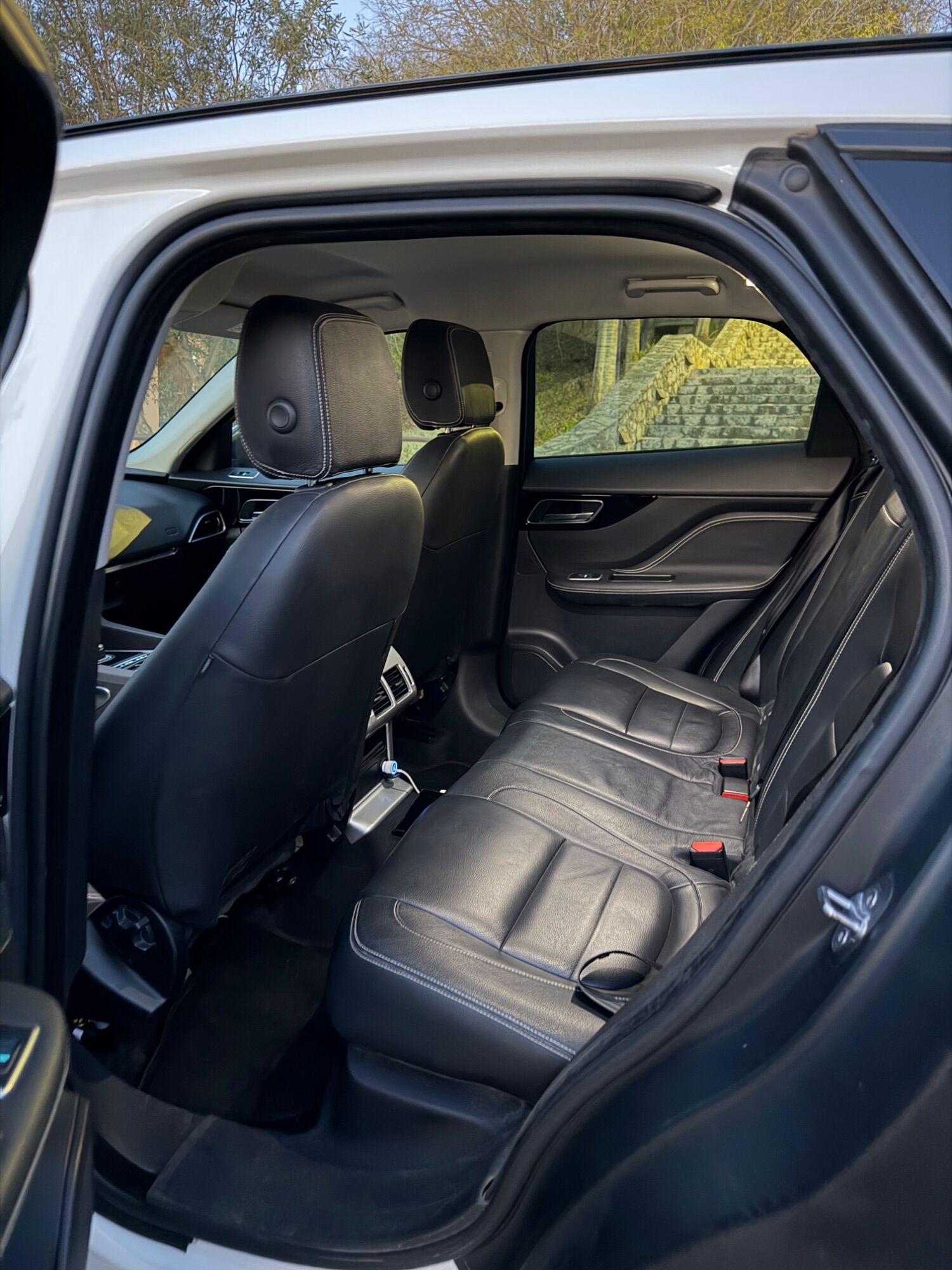 Foto del JAGUAR F-Pace 2.0i4D Portfolio Aut. AWD 180