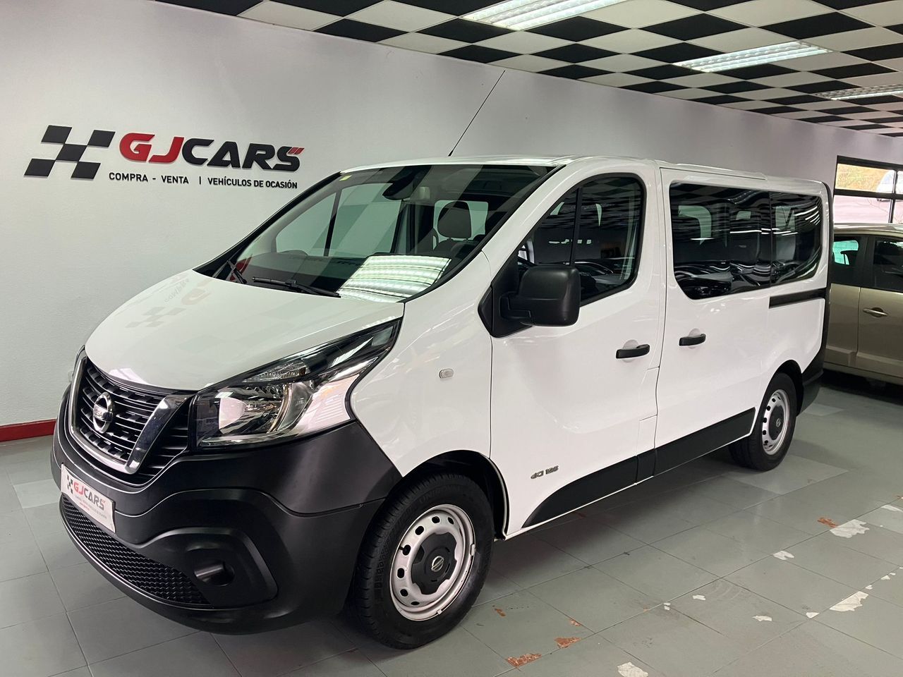 NISSAN NV300 (Combi 9 2.0dCi 81kW L2H1 1T Comfort) en Asturias