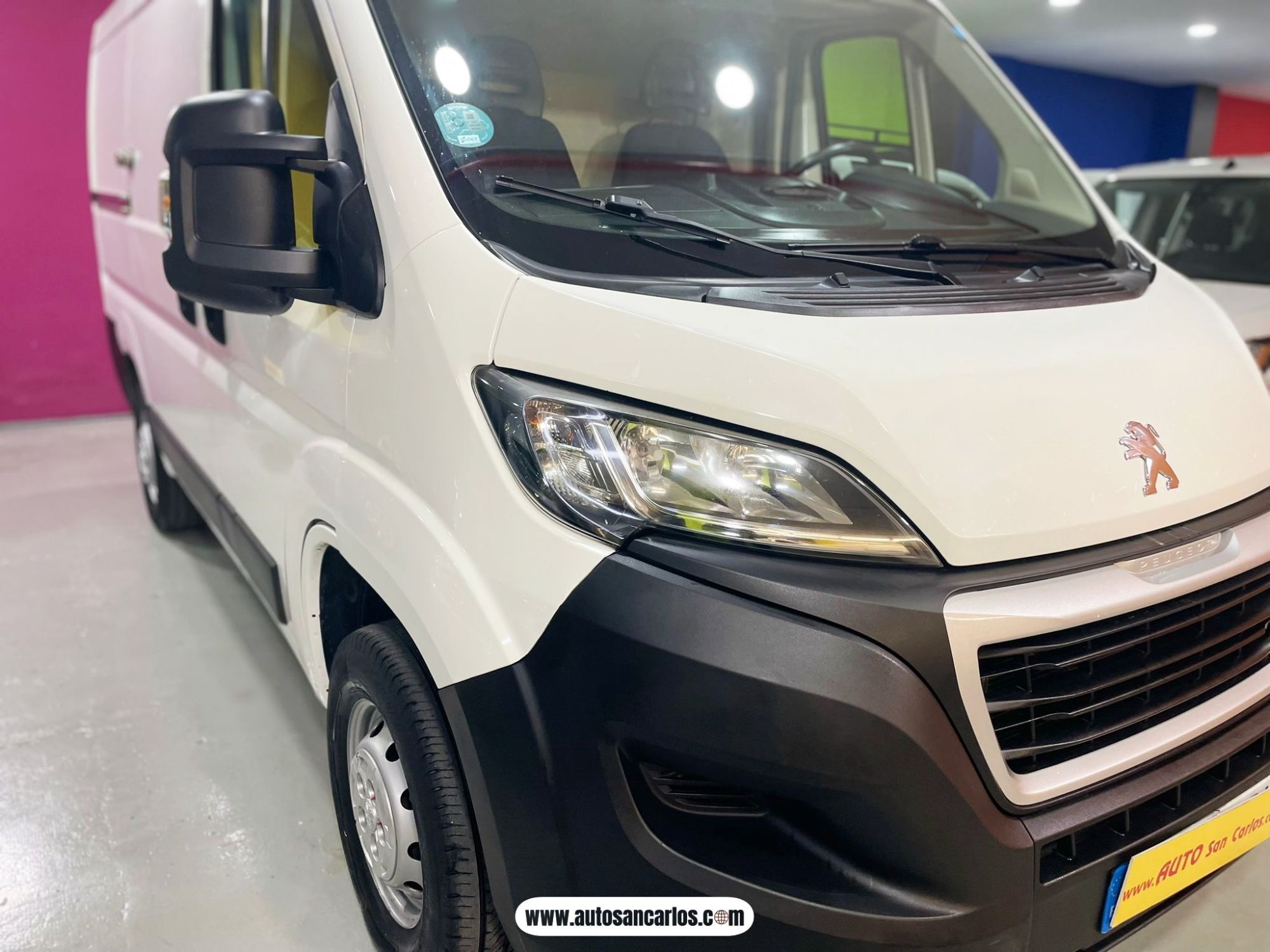 Foto del PEUGEOT Boxer Furgón 2.2BlueHDI 330 L1H1 S&S 120