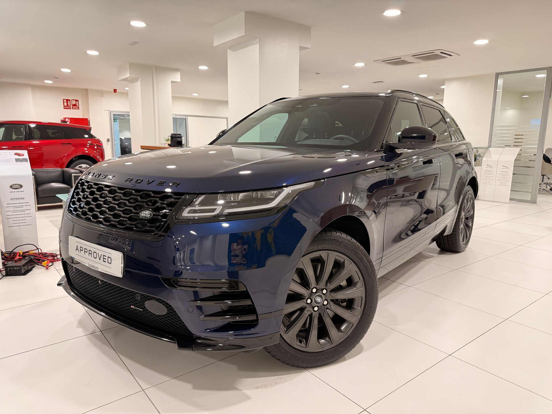 LAND ROVER Range Rover Velar (2.0 I4 PHEV R-Dynamic SE 4WD Auto 297 kW (404