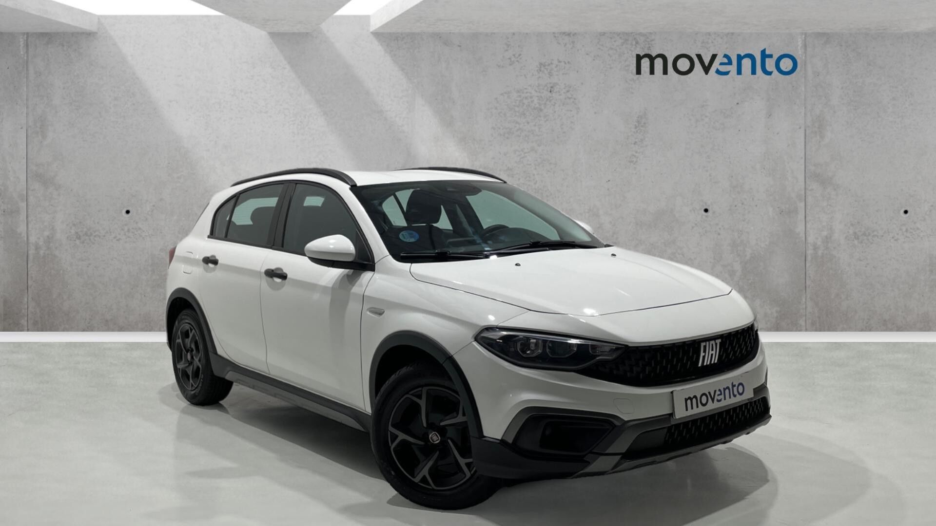 FIAT Tipo (1.5 Hybrid City Cross DCT 96 kW (130 CV)) en Barcelona