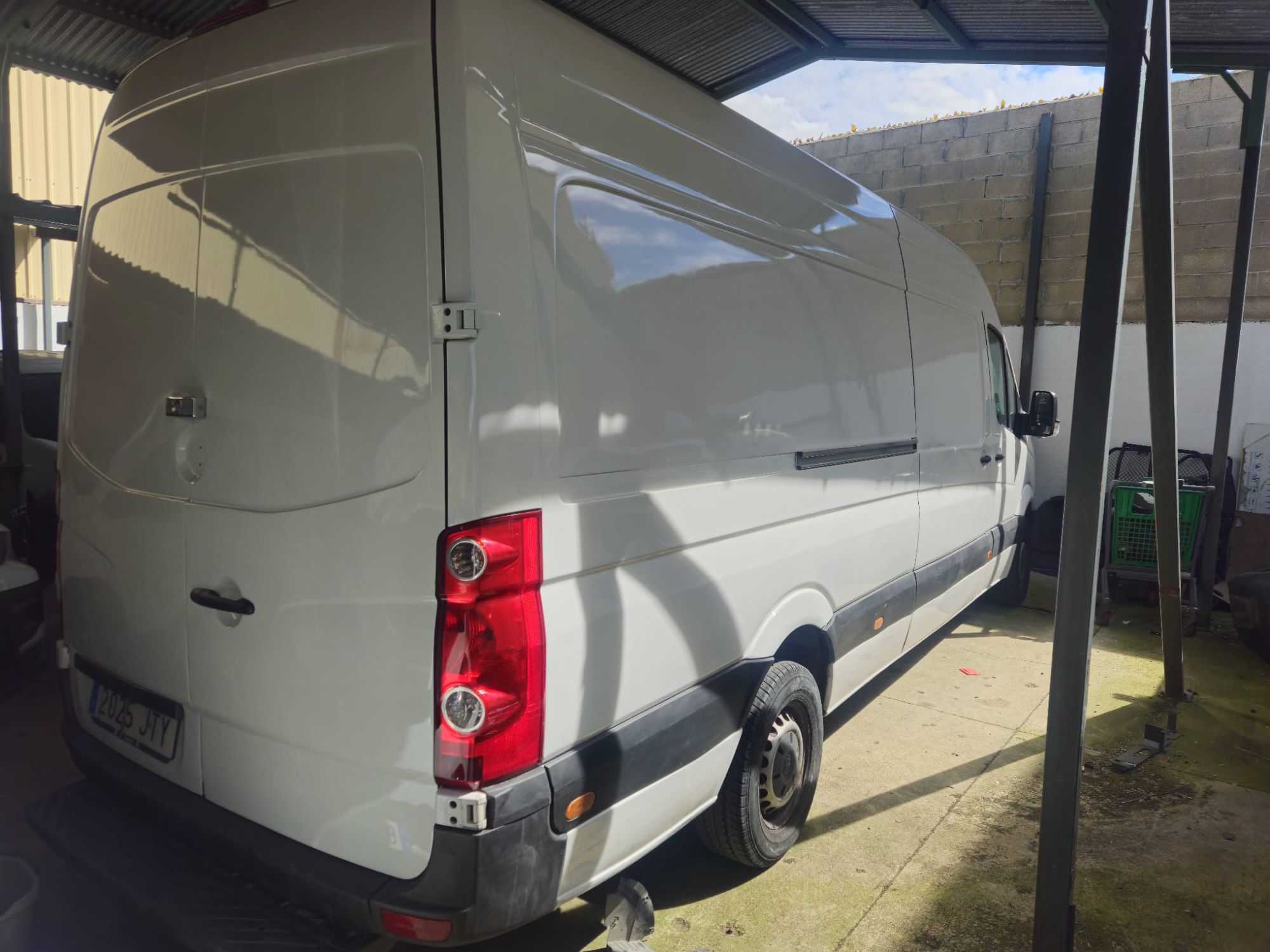 Foto del VOLKSWAGEN Crafter Furgón 2.0TDI SCR 4M 35 BL L4H3 103kW