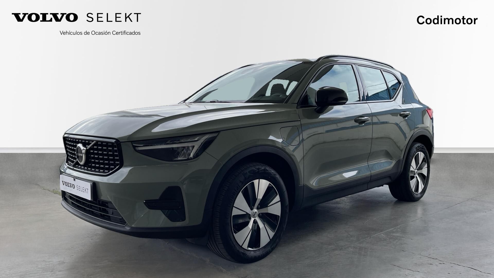 VOLVO XC40 (XC40 Recharge Plus, T4 plug-in hybrid, Eléctrico) en Sevilla