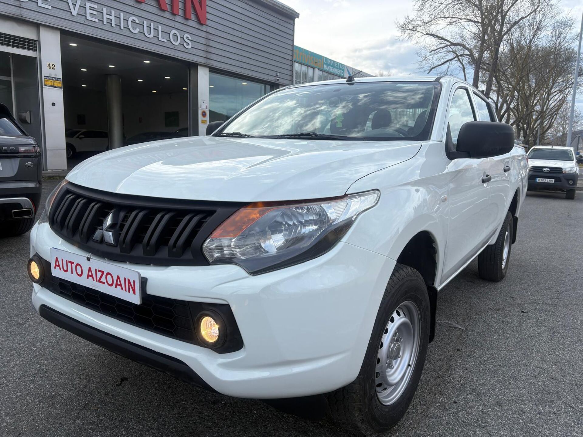 Imagen de MITSUBISHI L200