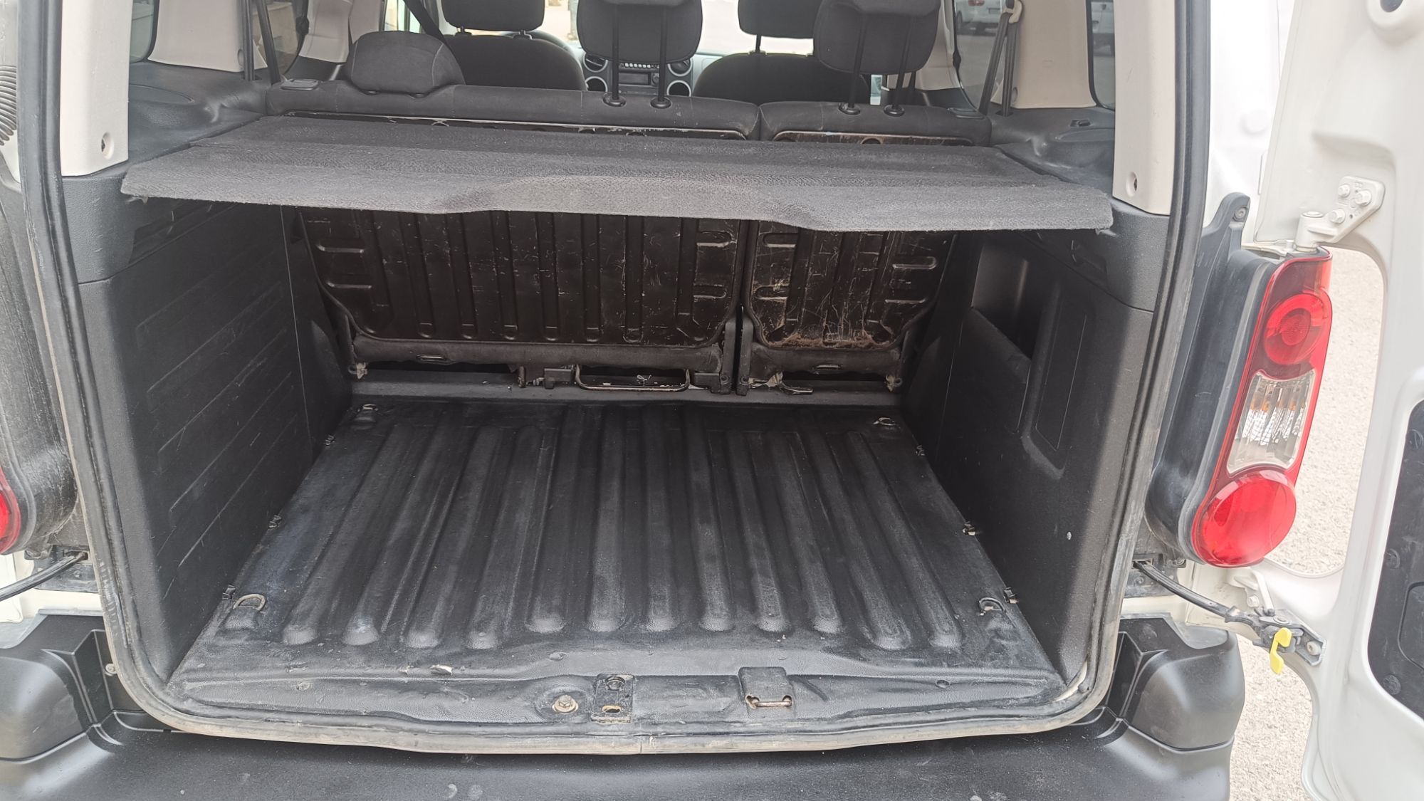 Foto del PEUGEOT Partner Tepee 1.6BlueHDI Access 100