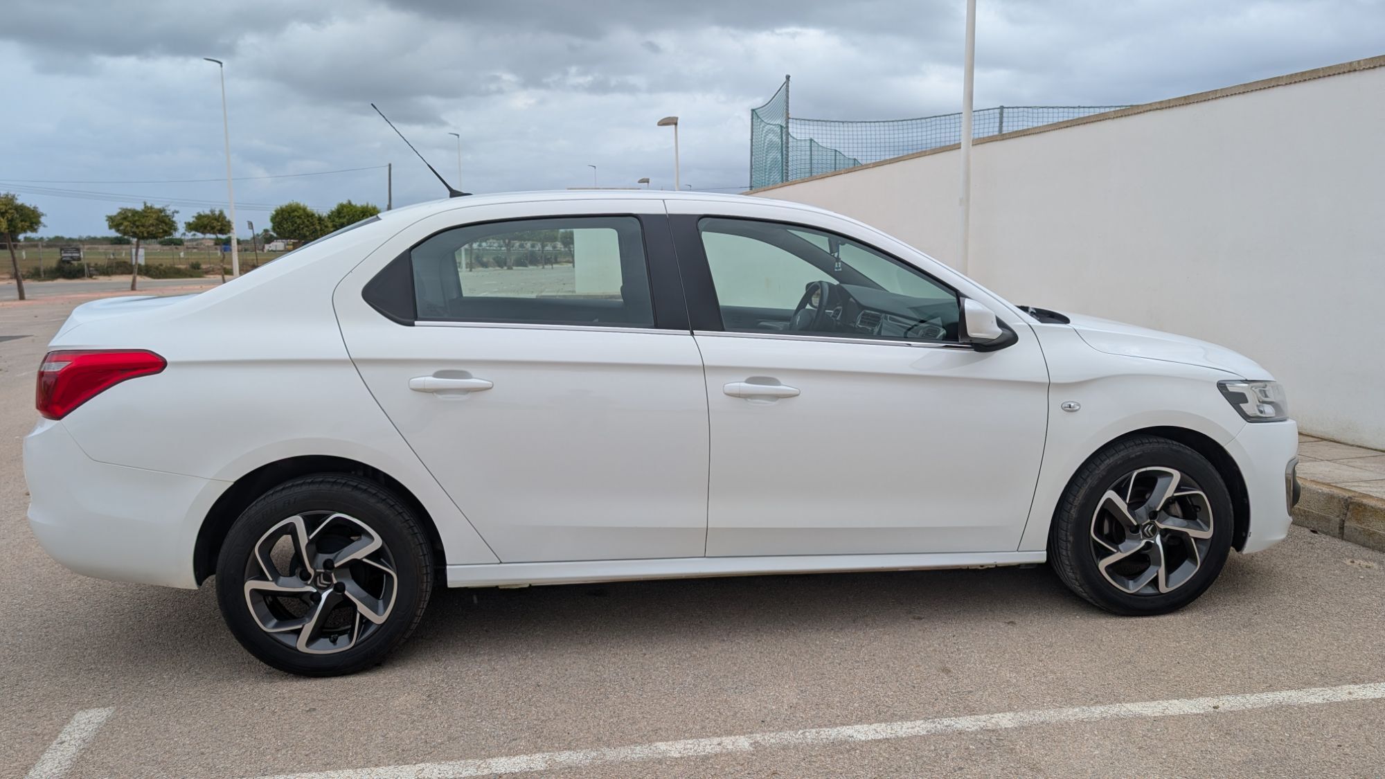 Foto del CITROEN C-Elysée 1.5BlueHDi S&S Shine 100