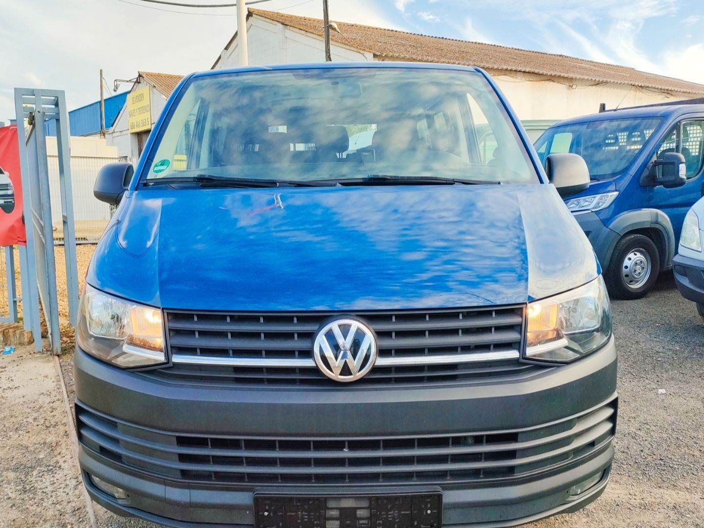 Foto del VOLKSWAGEN Transporter Kombi Business 2.0TDI SCR BMT 75kW