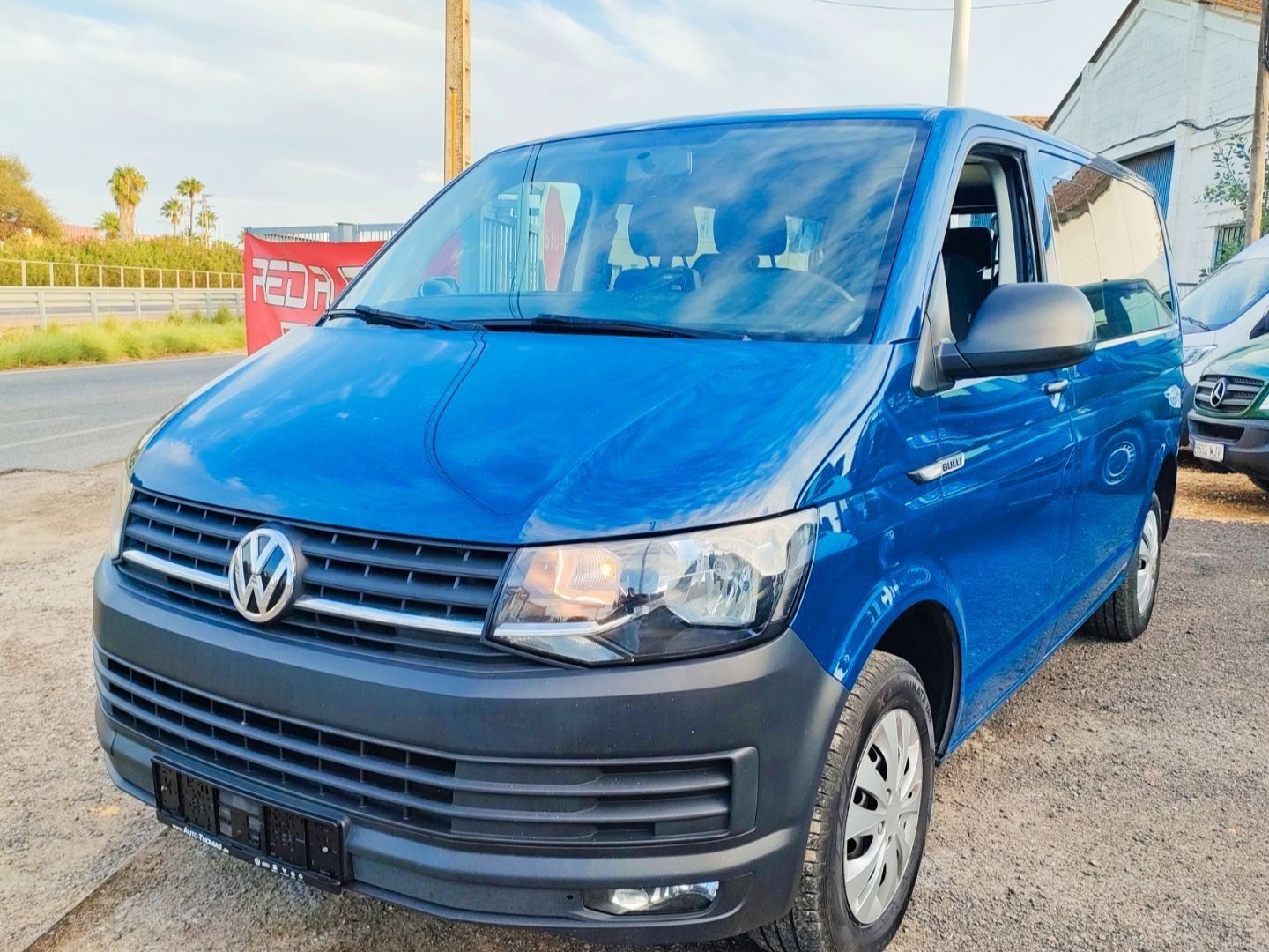 Foto del VOLKSWAGEN Transporter Kombi Business 2.0TDI SCR BMT 75kW