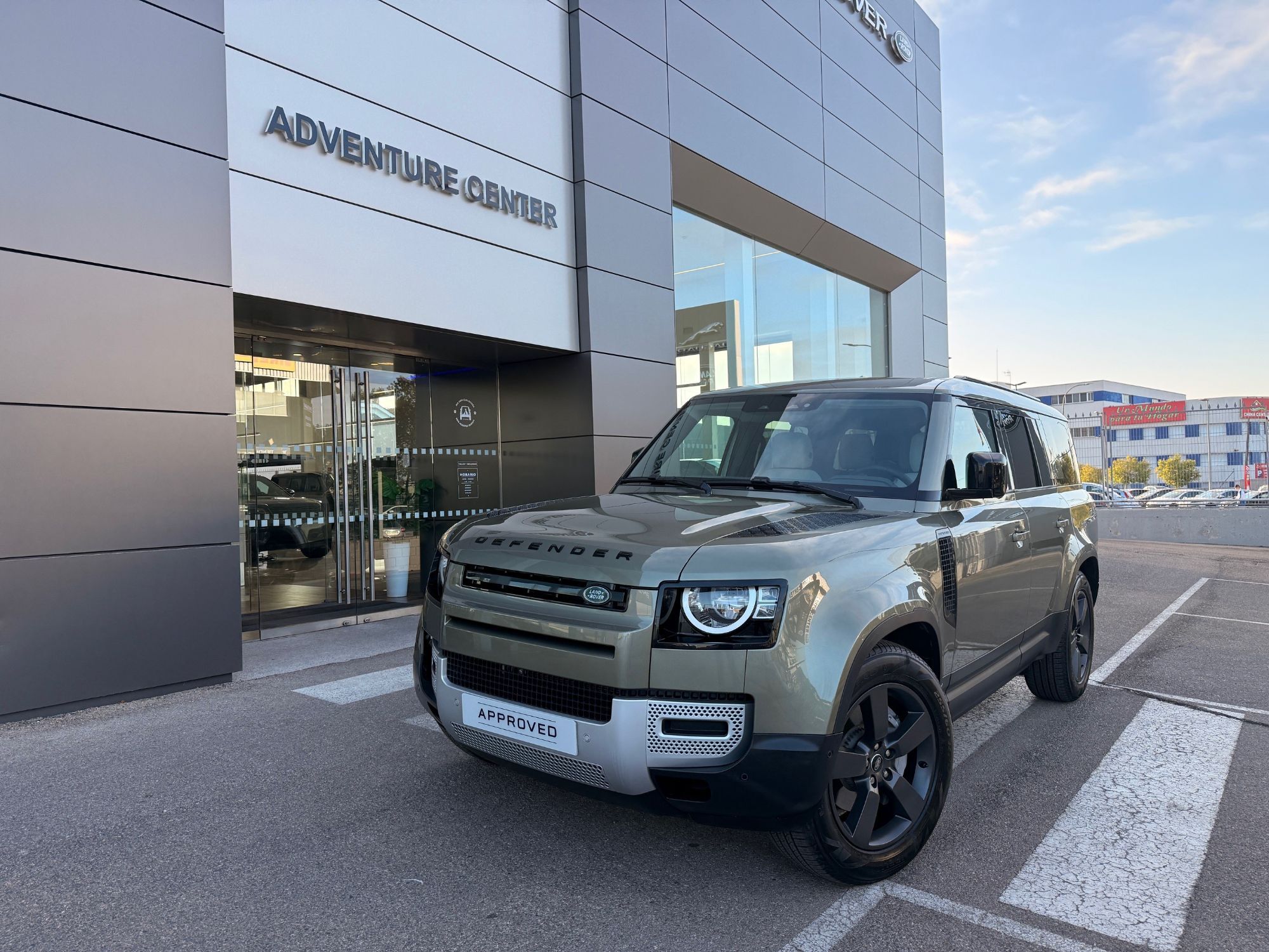 LAND ROVER Defender (130 3.0D l6 MHEV S AWD Aut. 250) en Madrid