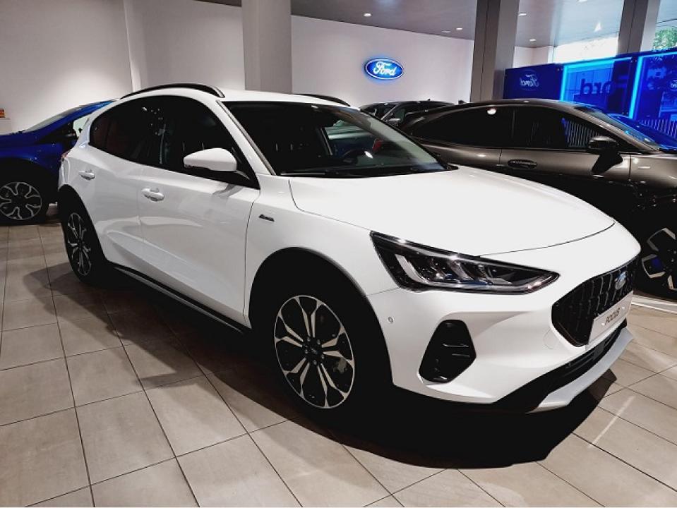 FORD Focus (1.0 Ecoboost MHEV 114kW Active 155cv) en Barcelona