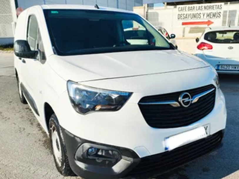 Foto del OPEL Combo Cargo 1.5TD S&S L 1000 Active 100