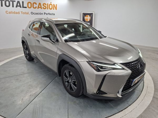 Foto del LEXUS UX 250h Business 4WD