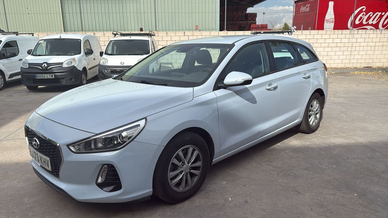 HYUNDAI i30 (CW 1.0 TGDI Klass Max) en Madrid