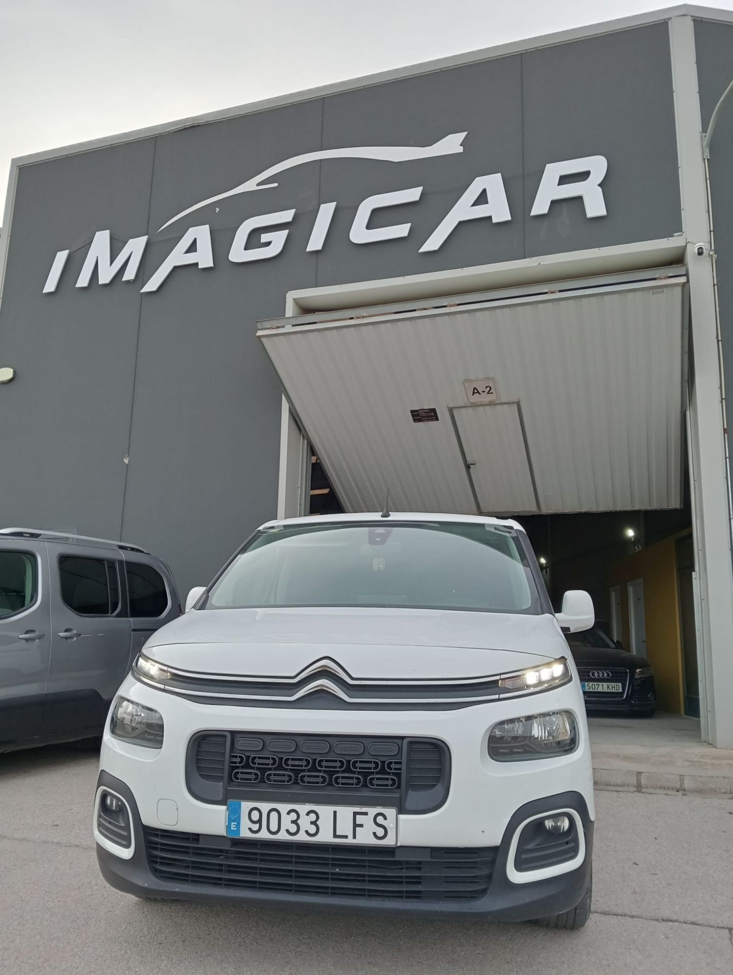 Foto del CITROEN Berlingo BlueHDi S&S Talla M 100 años 100