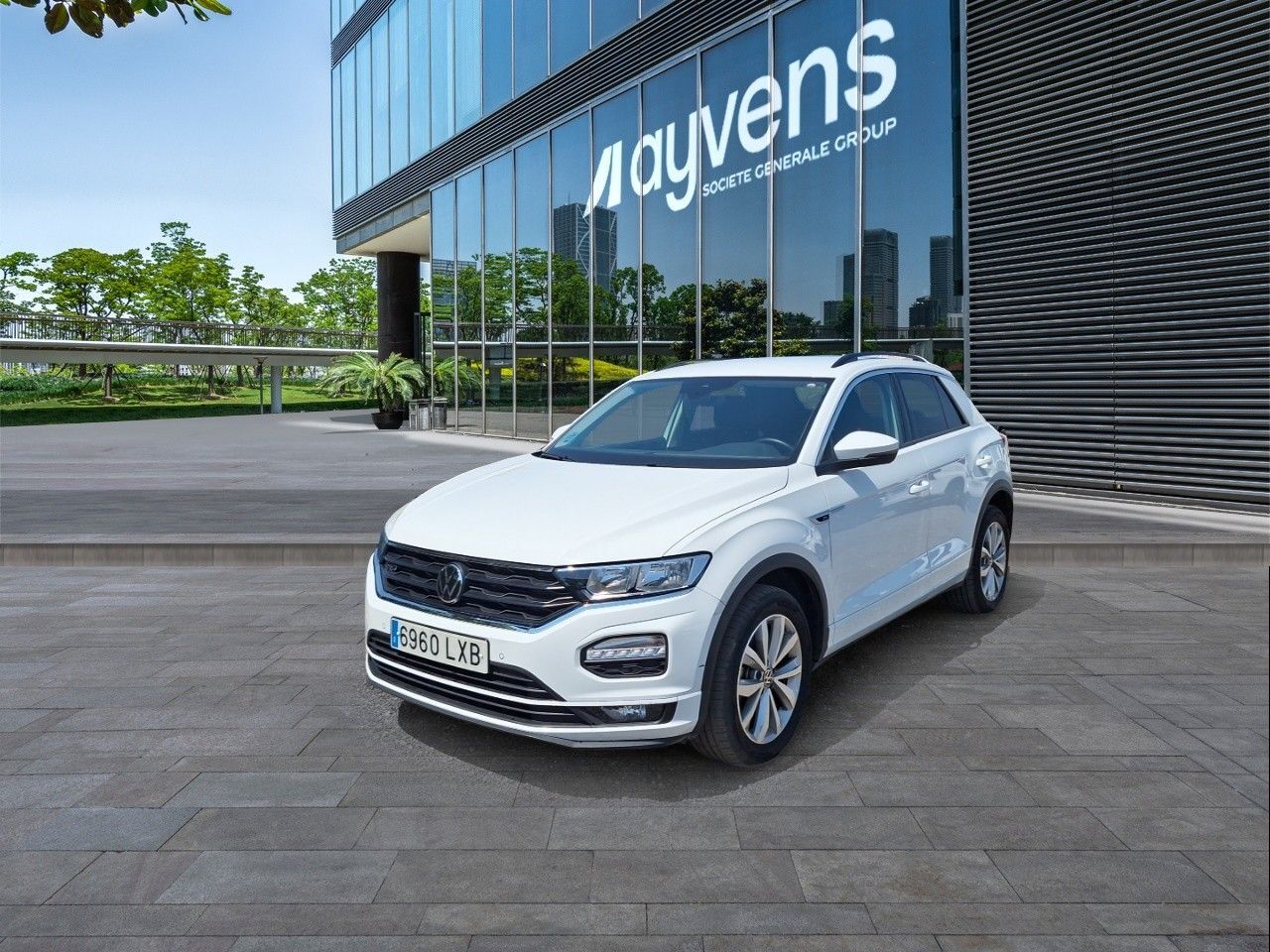 VOLKSWAGEN T-Roc (Advance R-Line 1.0 TSI 81 kW (110 CV)) en Madrid