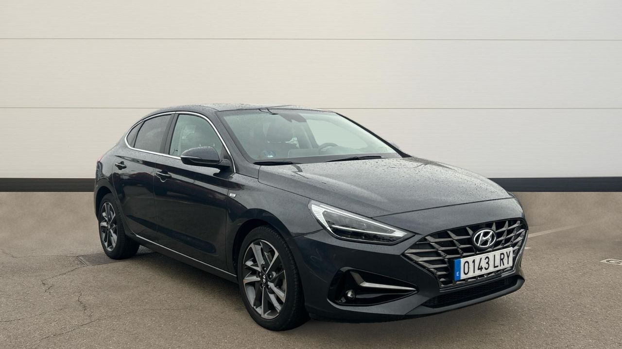 HYUNDAI i30 (1.0 TGDI 48V TECNO FASTBACK DCT 120 5P) en Madrid