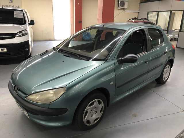PEUGEOT 206 (1.4 XR 55 kW (75 CV)) en Barcelona