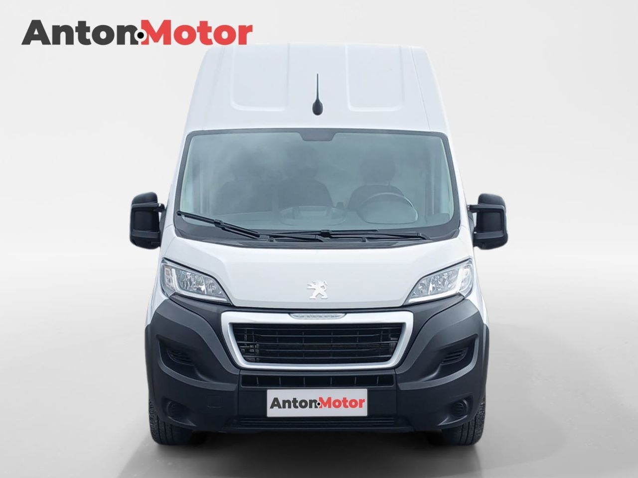 Foto del PEUGEOT Boxer Furgón 2.2BlueHDI 335 L3H3 S&S 140