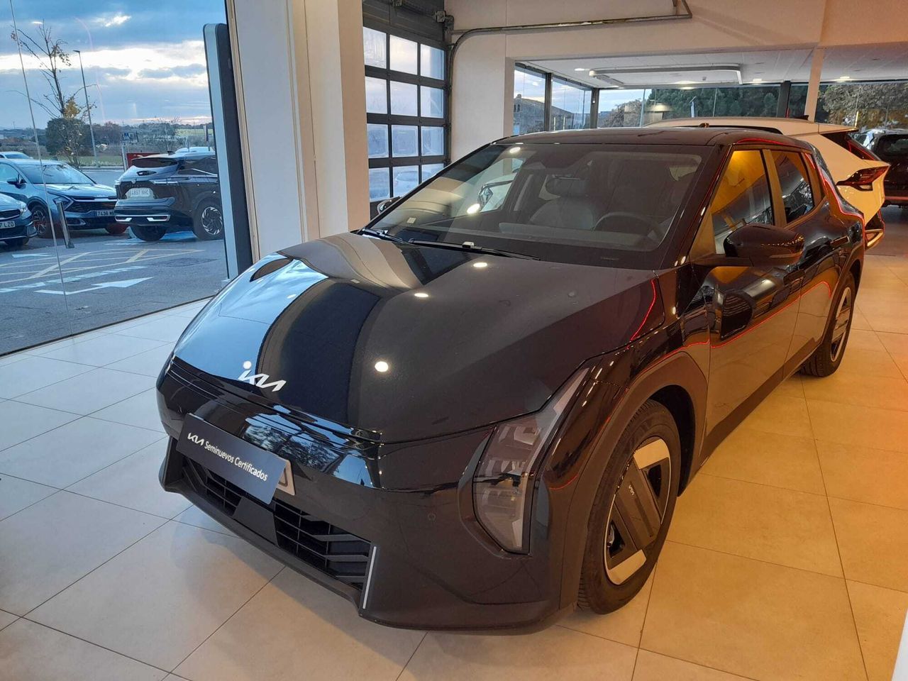 KIA EV3 (Earth Launch Edition 81,4kWh 150kW (LR)) en Barcelona
