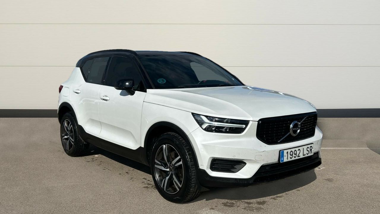 VOLVO XC40 (1.5 T2 R-DESIGN AUTO 129 5P) en Madrid