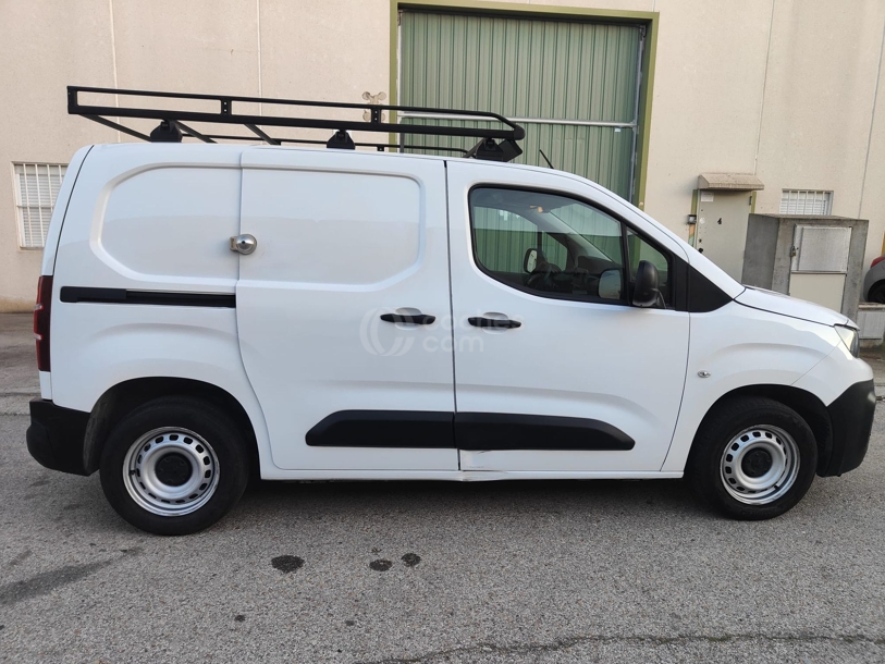 Foto del PEUGEOT Partner 1.5BlueHDI S&S Pro Standard 600kg 100