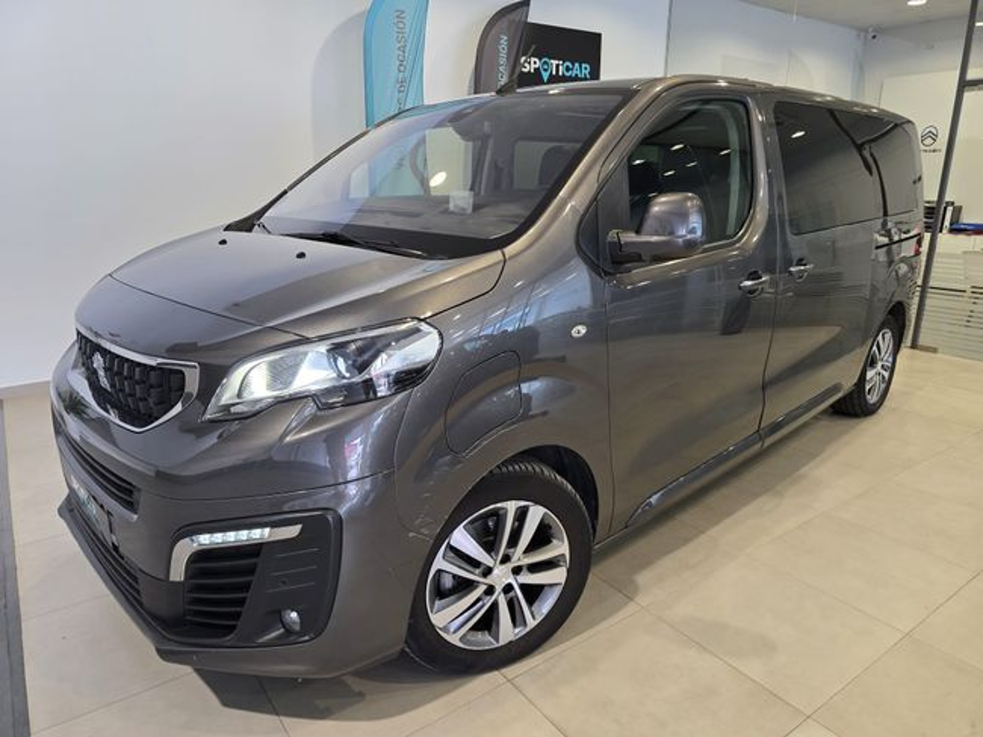 Imagen de PEUGEOT Traveller