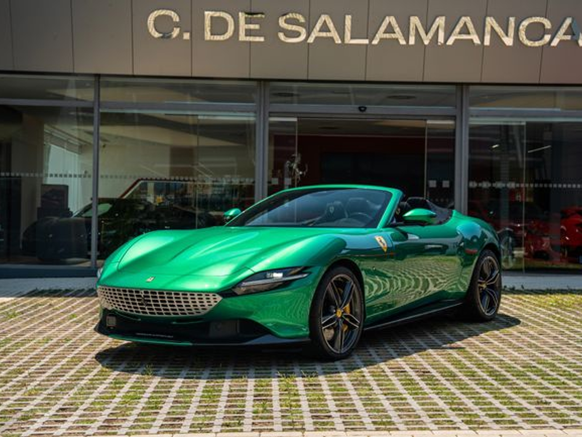 Imagen de FERRARI Roma