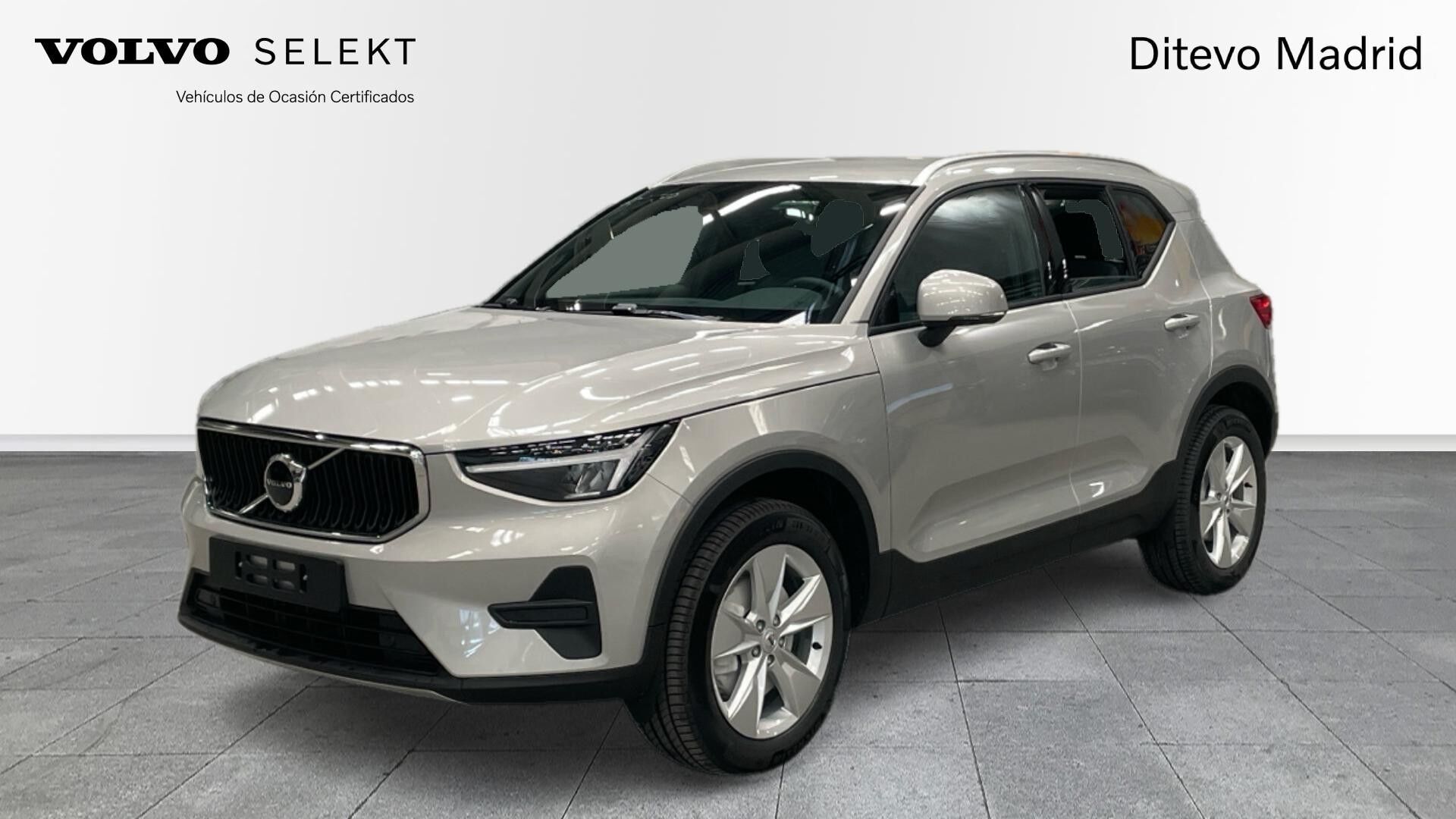 VOLVO XC40 (B3 G Core Auto 120 kW (163 CV)) en Madrid