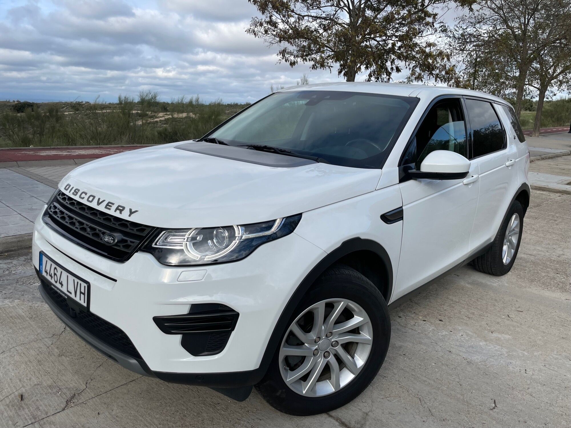 LAND ROVER Discovery Sport (2.0TD4 HSE Luxury 4x4 Aut. 180) en Madrid