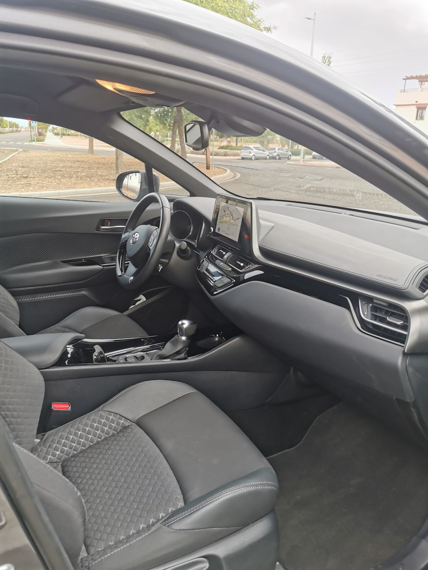 Foto del TOYOTA C-HR 180H Advance