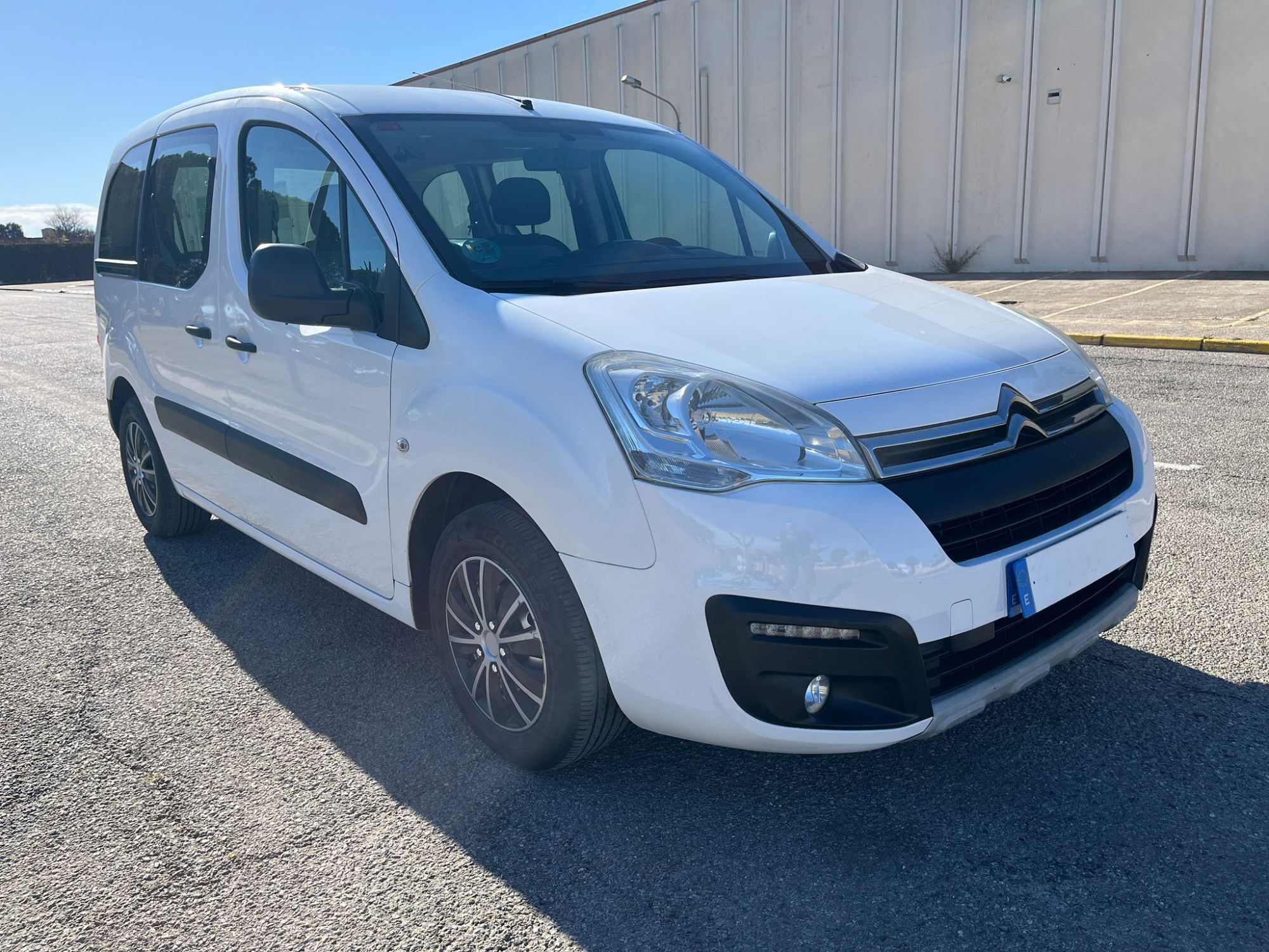 Foto del CITROEN Berlingo Multispace 1.6BlueHDi Live Ed.75