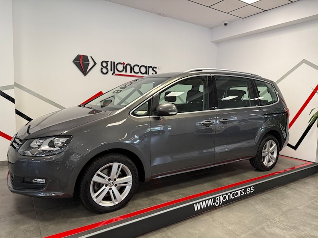 VOLKSWAGEN Sharan (Advance 2.0 TDI 110kW (150CV) DSG) en Asturias