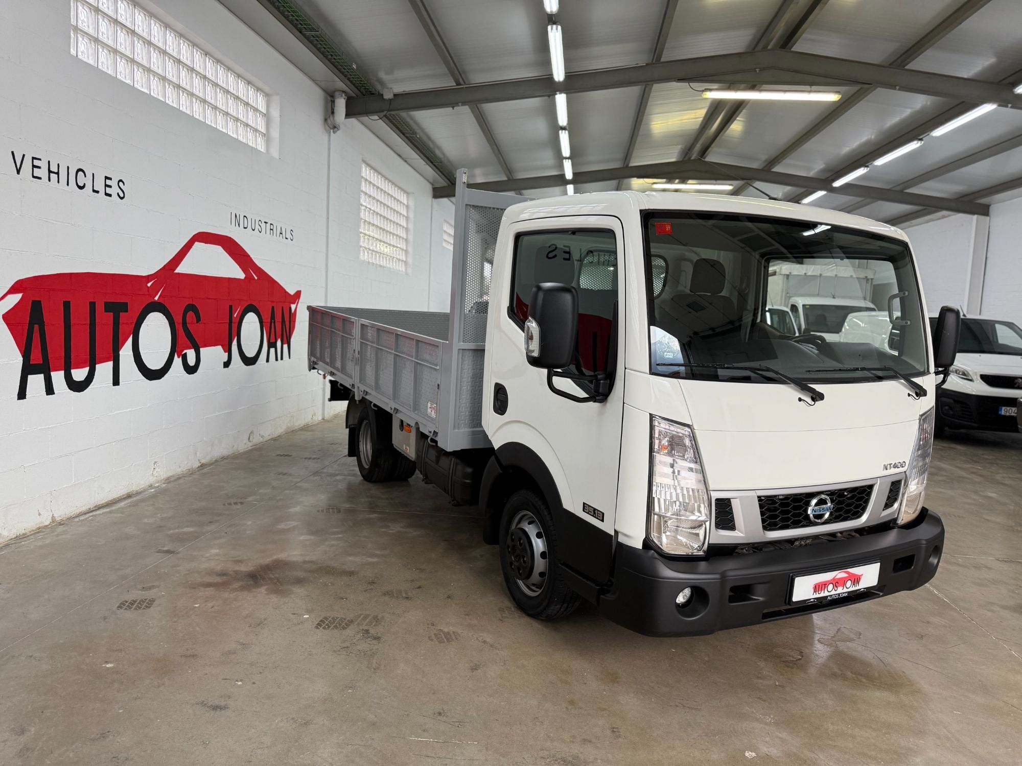 NISSAN NT400 (Cabina Abatible 35.13-2 Comfort) en Barcelona