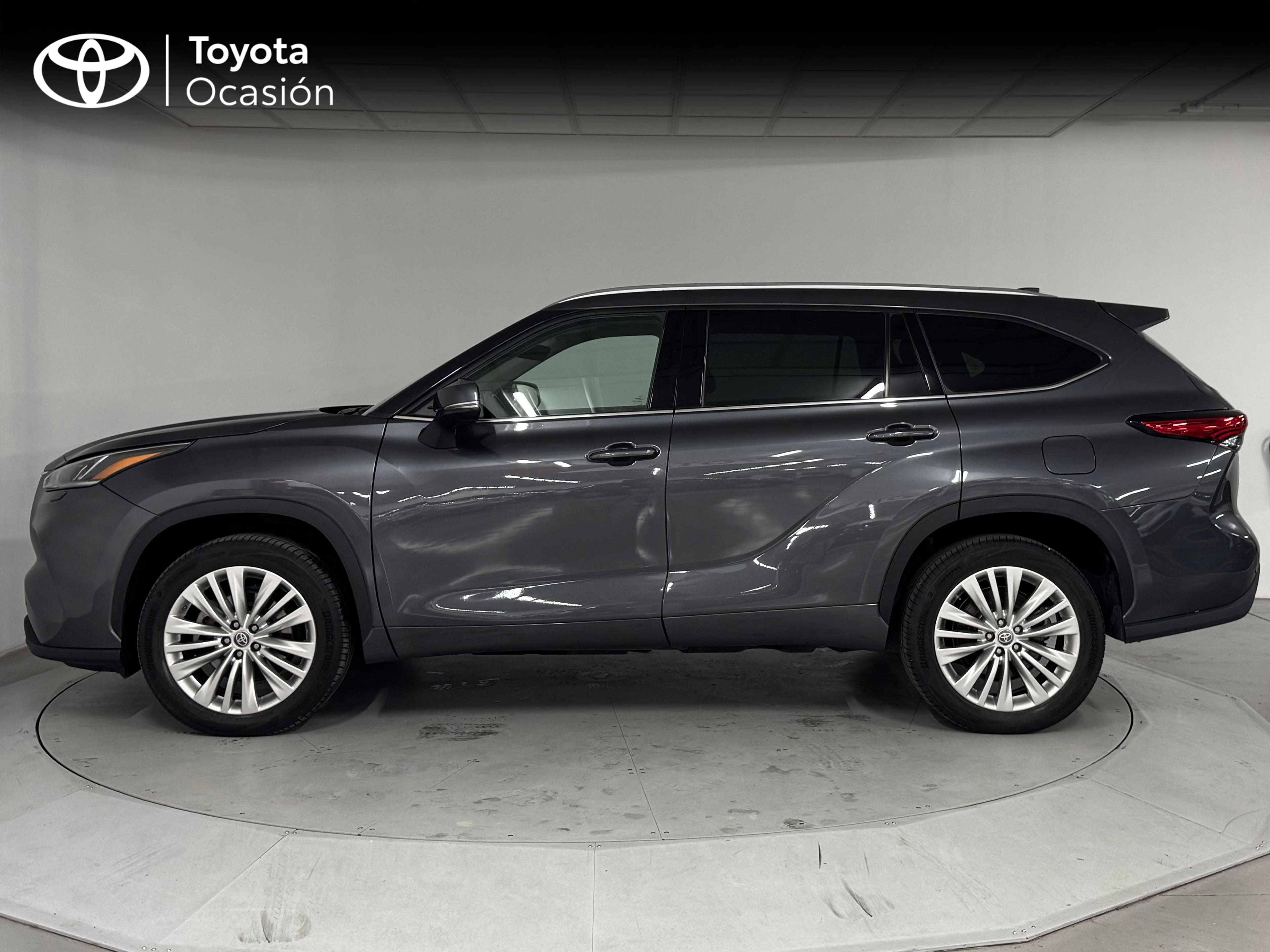 Foto del TOYOTA Highlander 2.5 hybrid Advance Pintura especial
