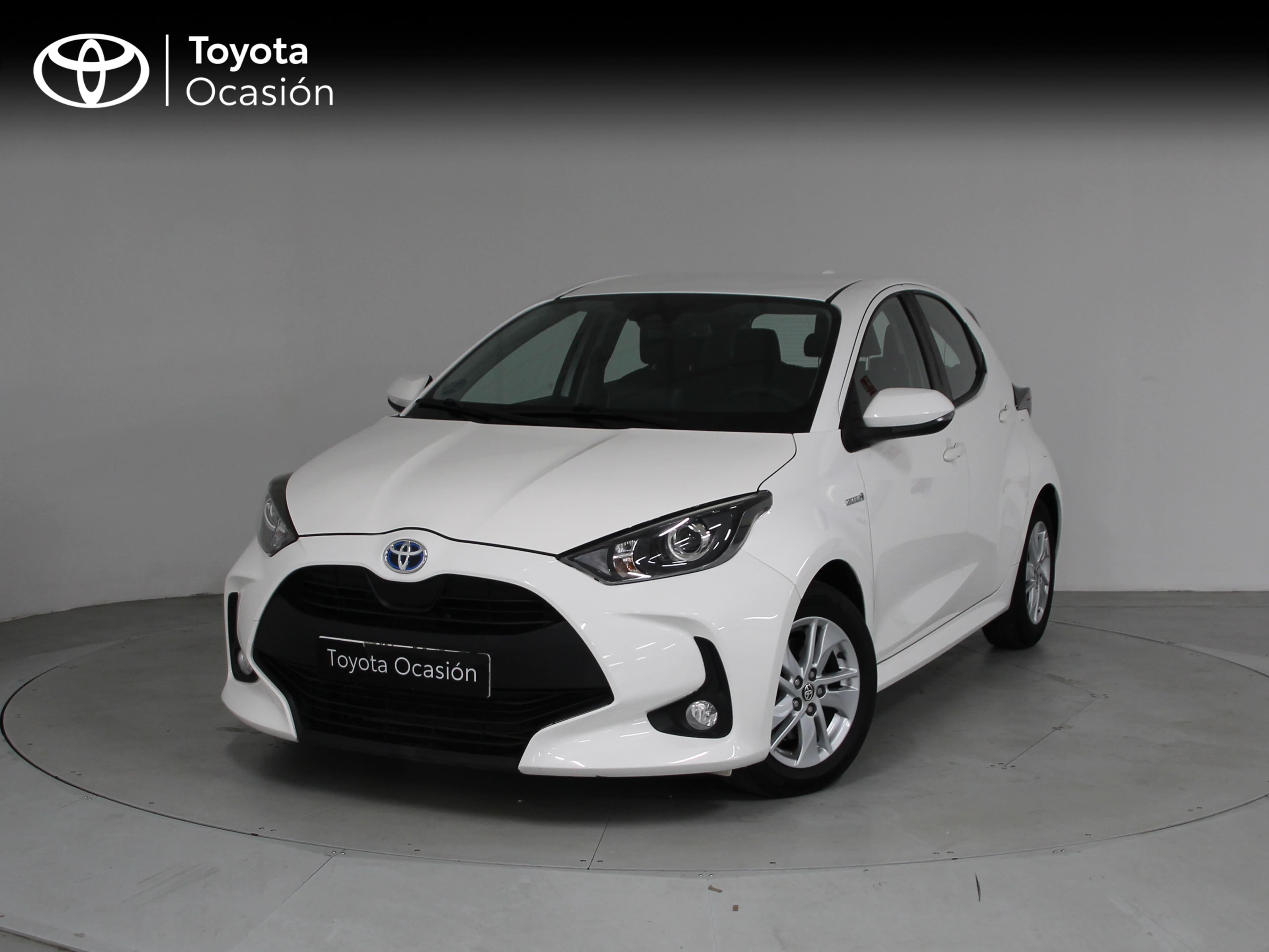 TOYOTA Yaris (1.5 120H Business Plus) en Barcelona