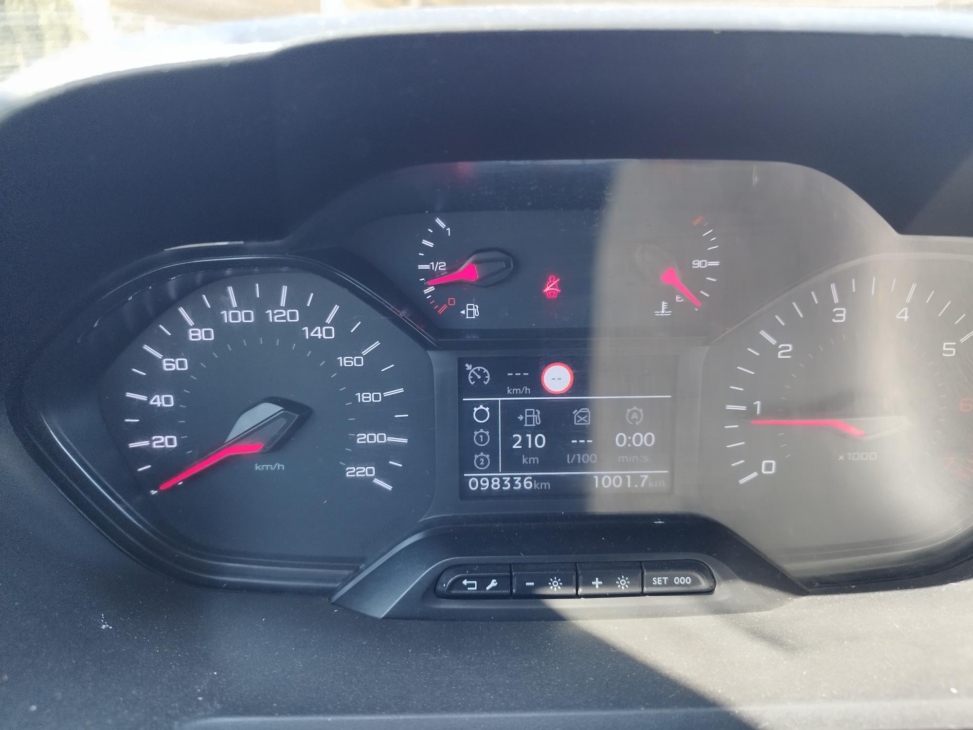 Foto del PEUGEOT Rifter 1.5BlueHDi S&S Standard Active Pack 100