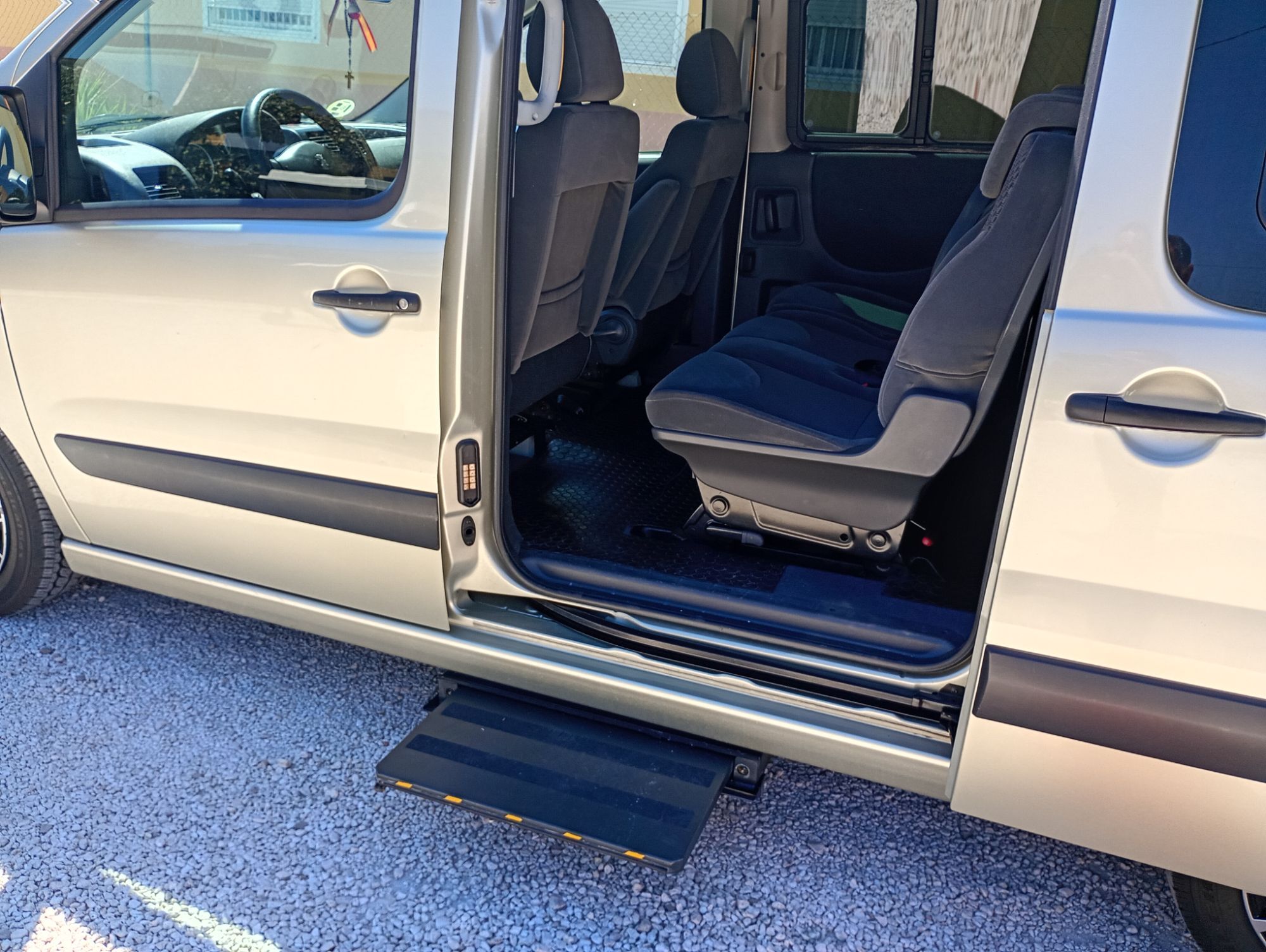 Foto del PEUGEOT Expert Furgón 2.0HDI 229 L2H2 125