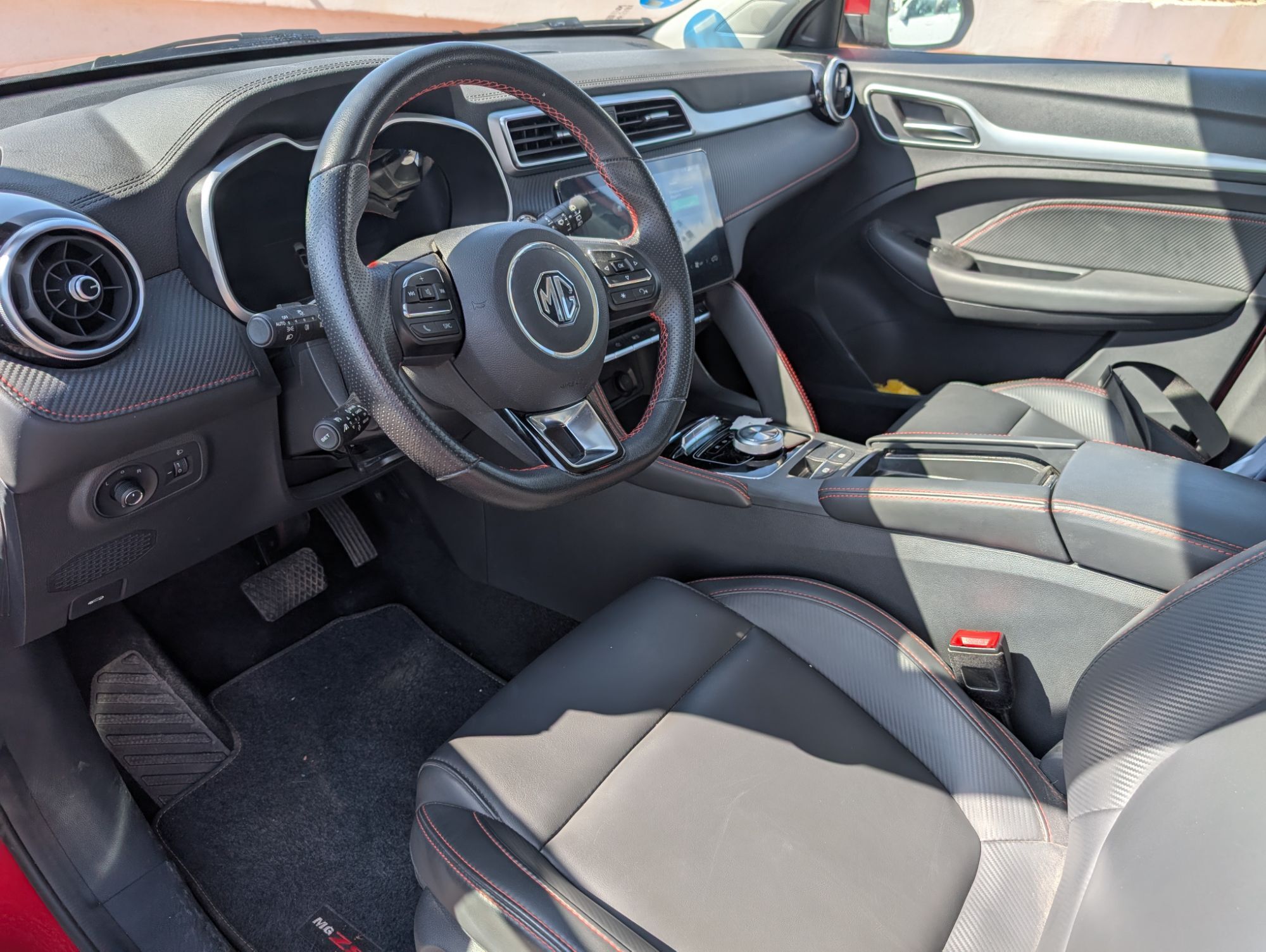 Foto del MG ZS Luxury 72kWh 115kW