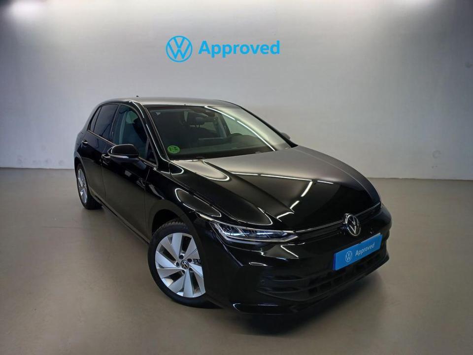 VOLKSWAGEN Golf (