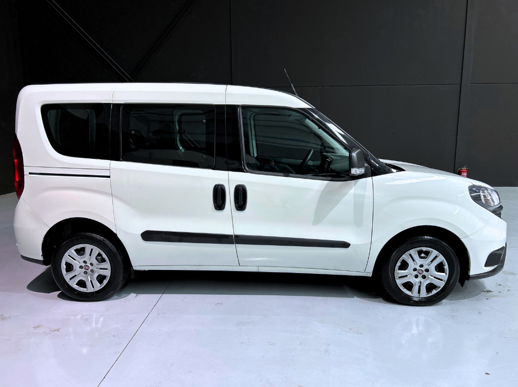 Foto del FIAT Dobló Cargo 1.6Mjt SX 89kW