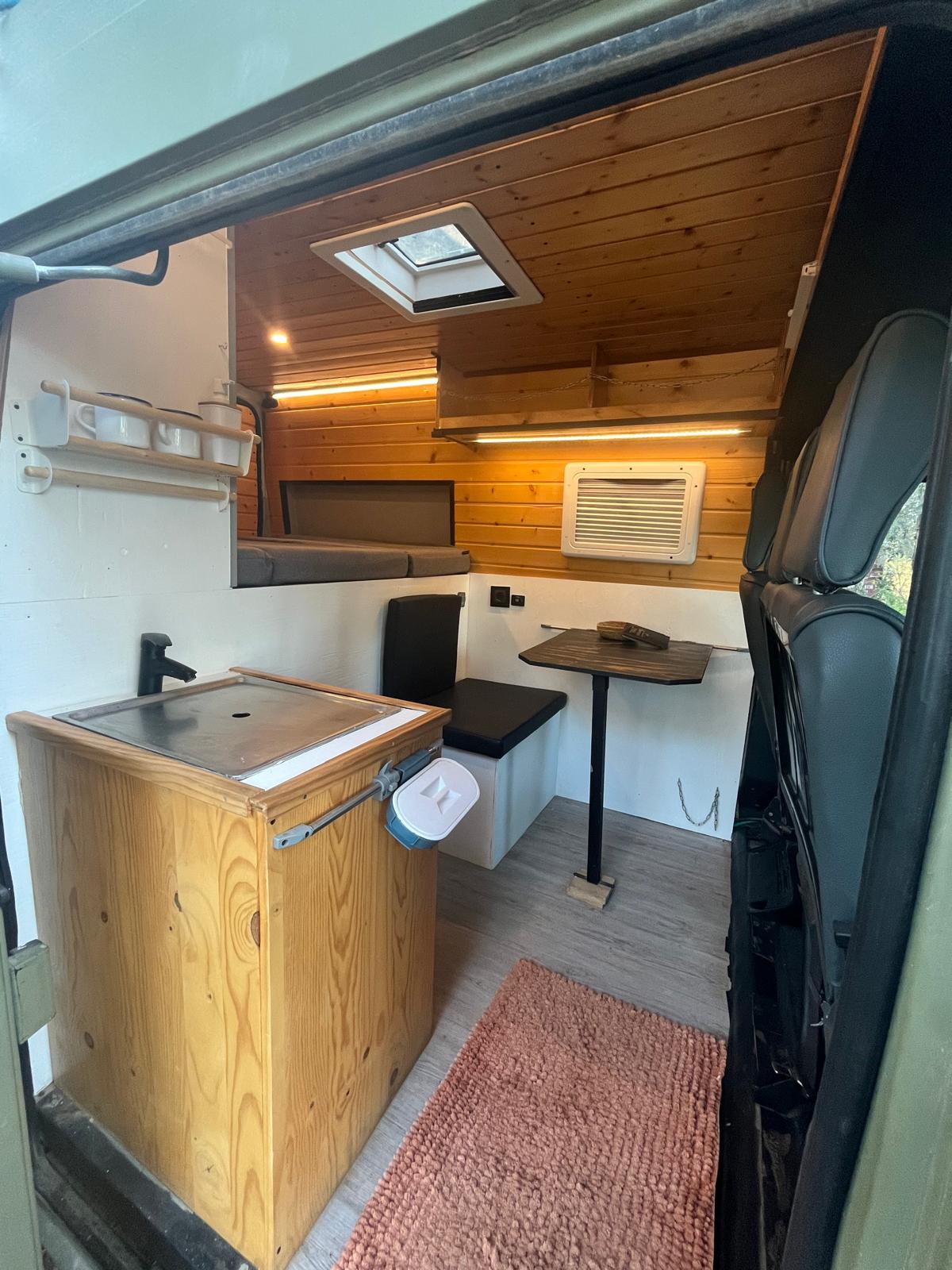 Foto del PEUGEOT Boxer Furgón 2.5 1400 310 C Sobreelevado