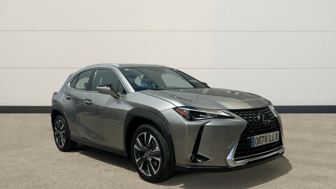 LEXUS UX (2.0 250H PREMIUM AUTO 184 5P) en Madrid