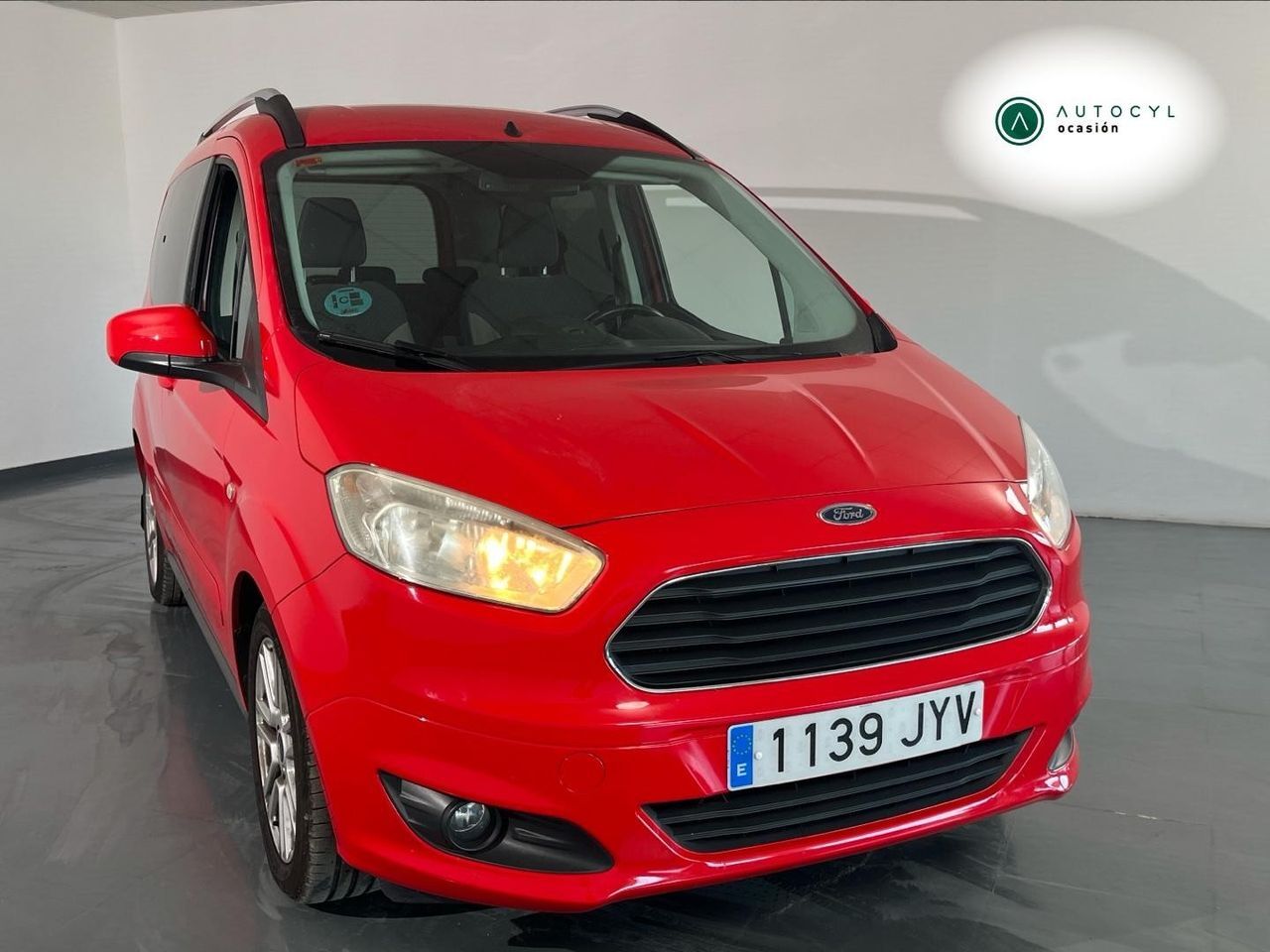 FORD Tourneo Courier (1.0 EcoBoost 74kW (100CV) Titanium) en Valladolid
